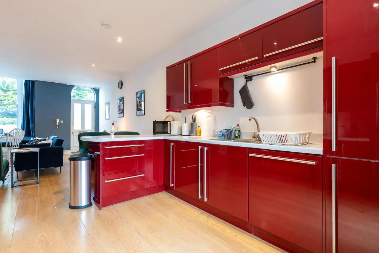 Апартаменты 3-Bedroom Lower Ground Flat In Knaresborough Town Centre Великобритания
